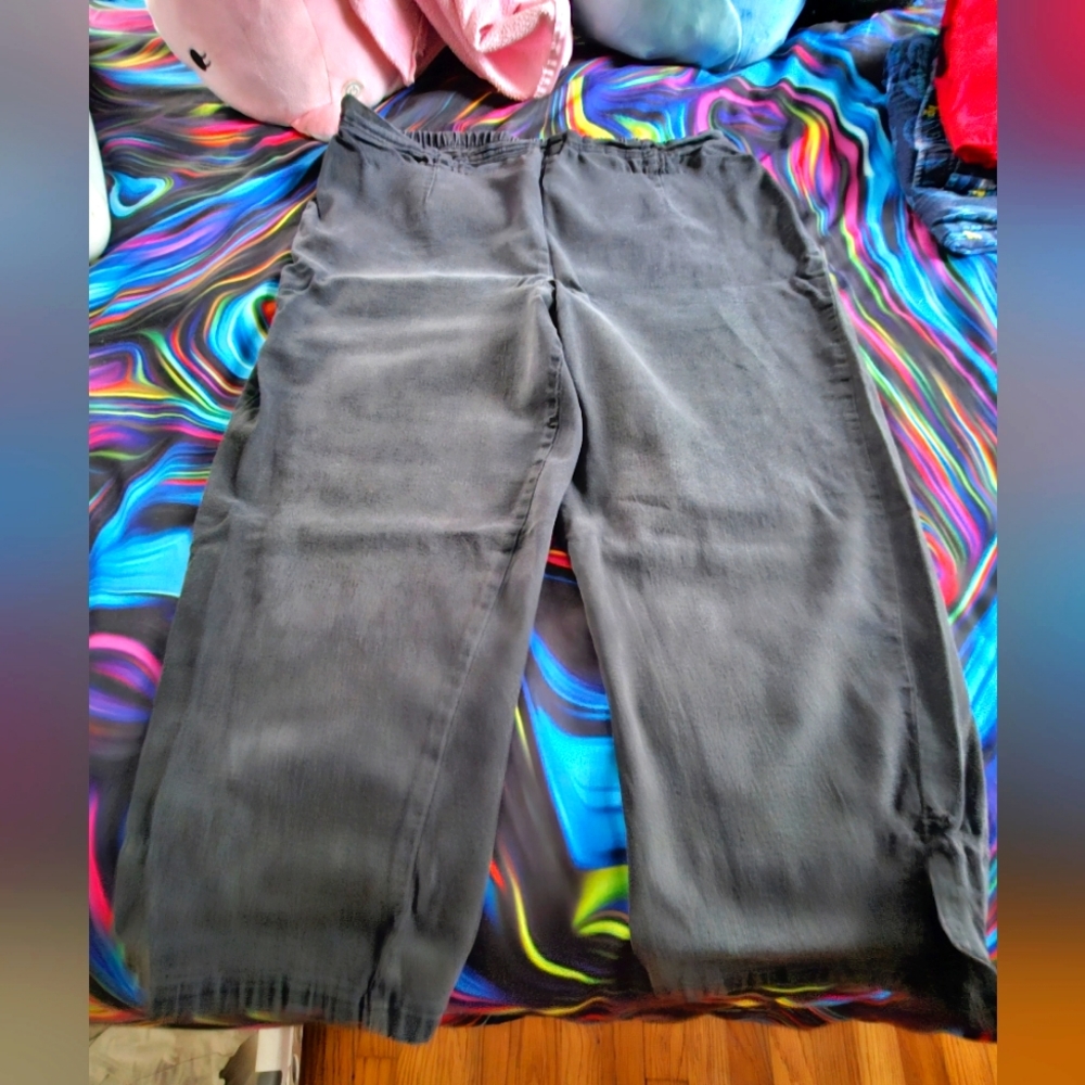 Pull on denim capris